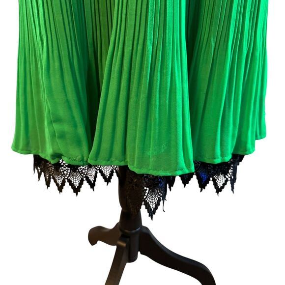 REVIEW Dress Size 10 Lace Overlay Pleated Formal Dress Tea Length Green Black - Picture 3 of 14